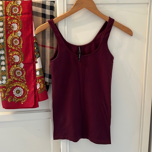 Aritzia Babaton Women's Top Tank Top - Picture 1 of 11